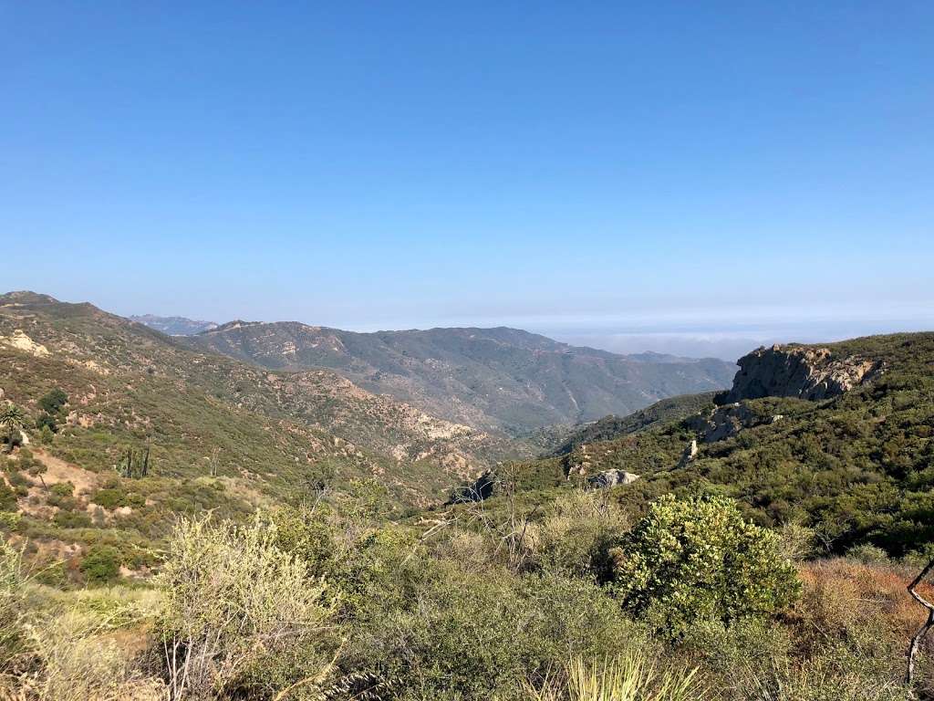 Castro Crest Trailhead | Mesa Peak Motorway, Agoura Hills, CA 91301, USA