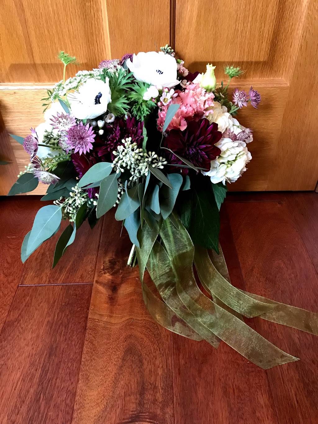 Shara’s Floral Designs For Weddings and Special Events | 7081 30th St N, Oakdale, MN 55128, USA | Phone: (651) 341-4272