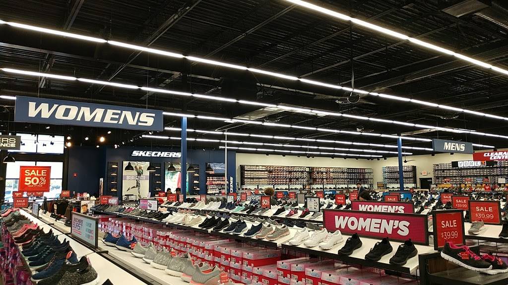 SKECHERS Warehouse Outlet | 15325 Whittier Blvd, Whittier, CA 90603, USA | Phone: (562) 902-0639