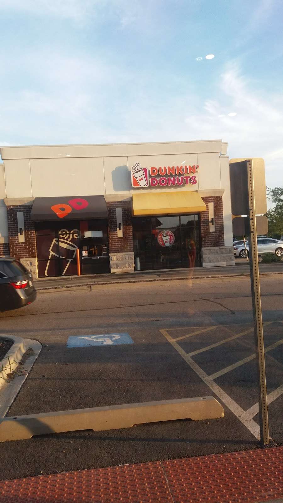 Dunkin Donuts | 2933 Kirk Rd a, Aurora, IL 60502, USA | Phone: (630) 978-1347