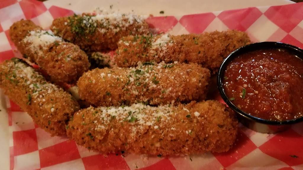 Gino’s East | 1350 E Copeland Rd, Arlington, TX 76011, USA | Phone: (817) 200-6834