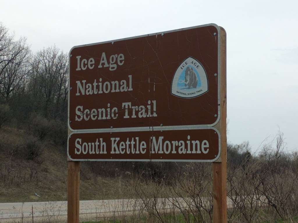 Ice Age Trail Parking Out To Rice Lake | 7206 US-12, Whitewater, WI 53190, USA