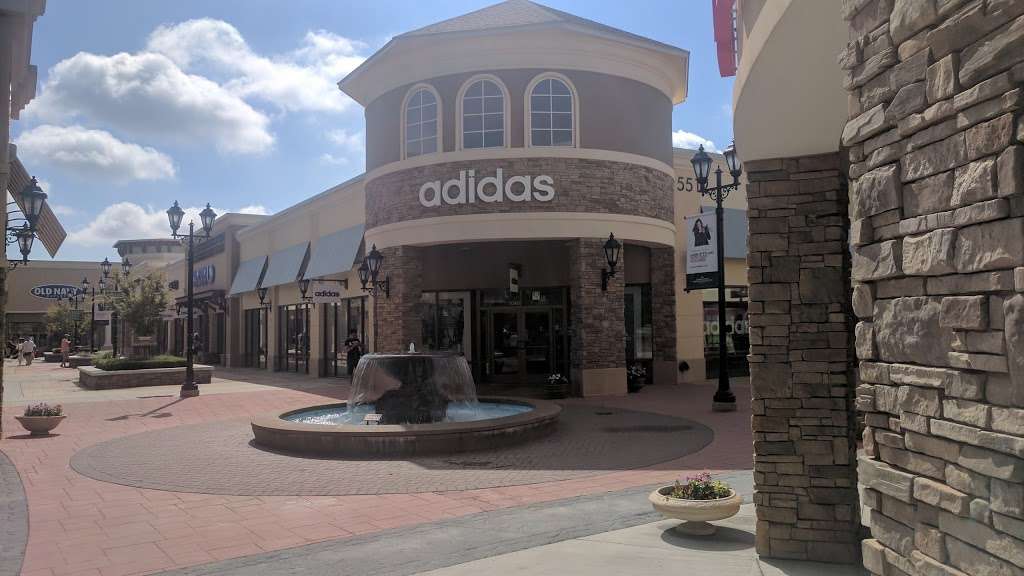 adidas Outlet | 5524 New Fashion Way Suite 1040, Charlotte, NC 28278, USA | Phone: (704) 587-0544