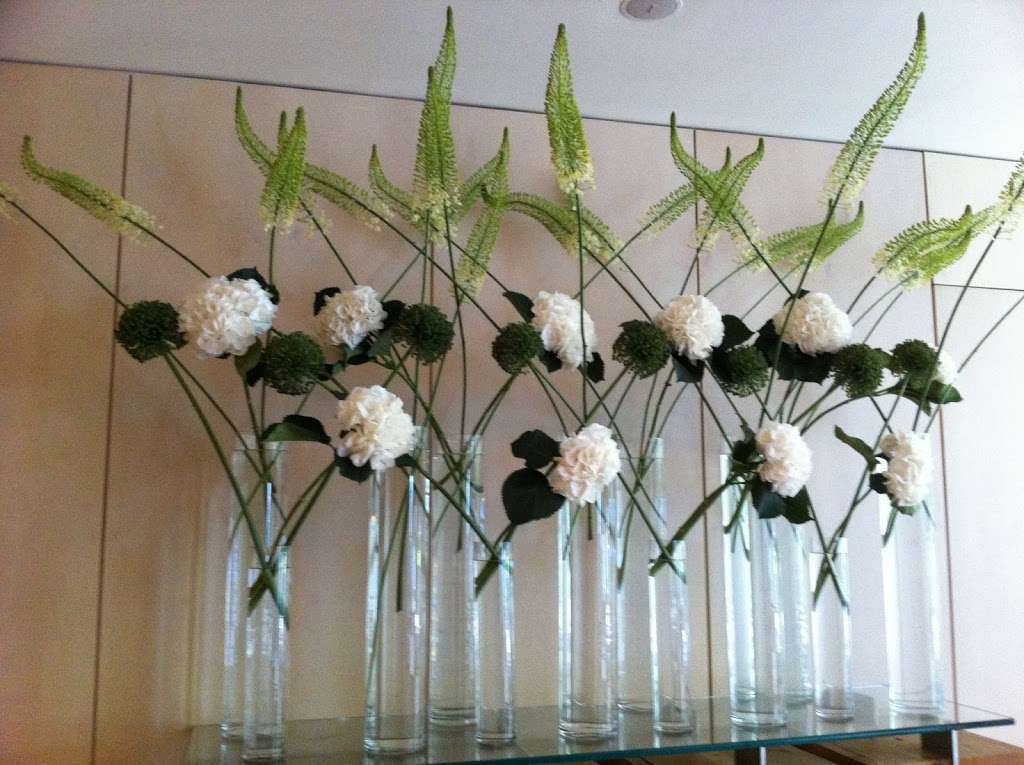 Burgeon Floral Design | 106 Cockfosters Rd, Barnet EN4 0DP, UK | Phone: 020 8441 6661