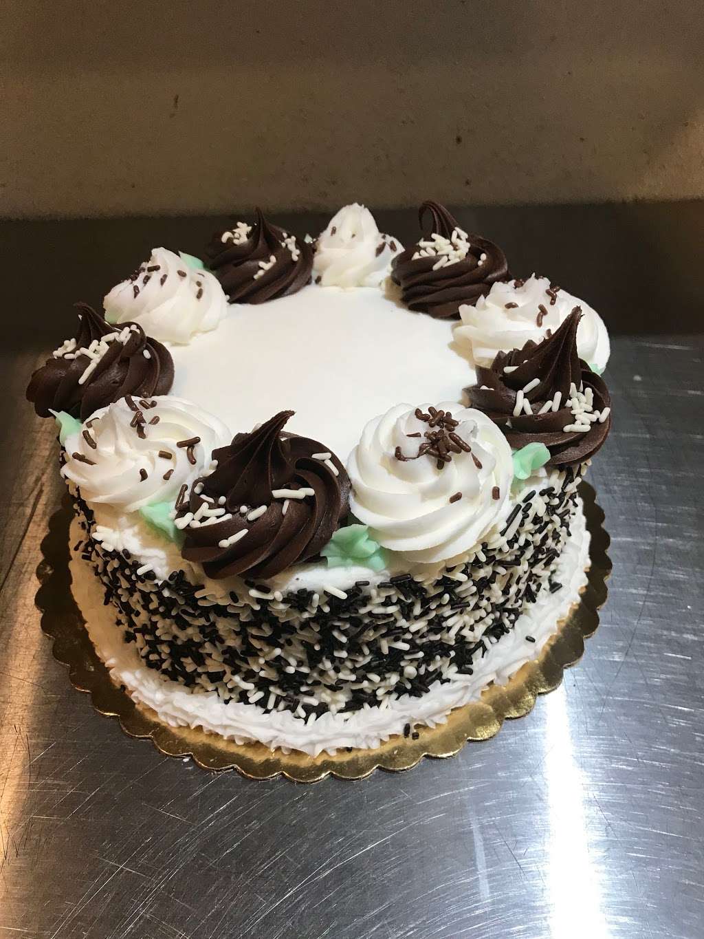 Lipkins Bakery | 8013 Castor Ave, Philadelphia, PA 19152 | Phone: (215) 342-3005