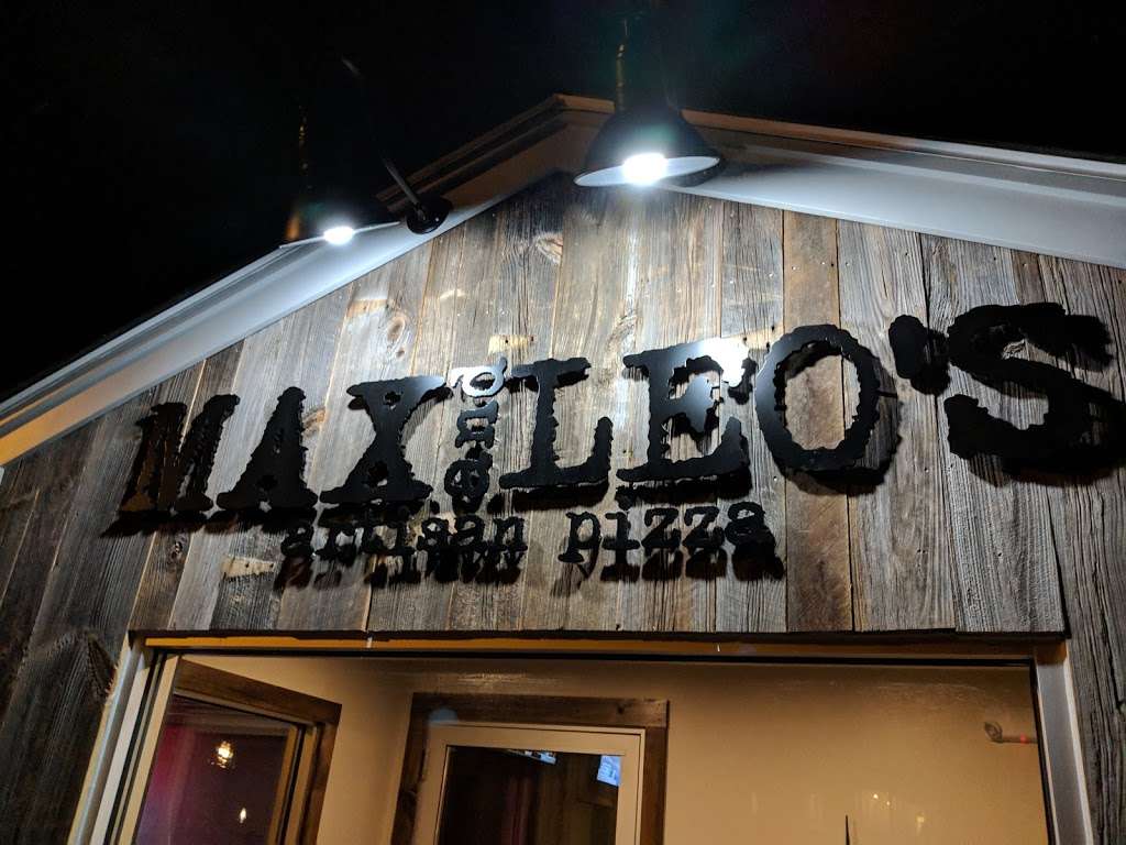 Max and Leos Artisan Pizza | 476 North Rd, Sudbury, MA 01776, USA | Phone: (978) 261-5842