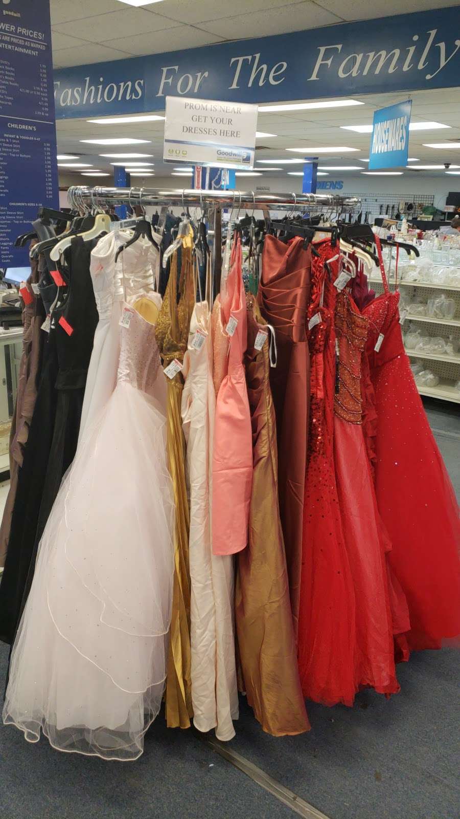 Goodwill | 594 US-206, Bordentown, NJ 08505, USA | Phone: (609) 291-0099