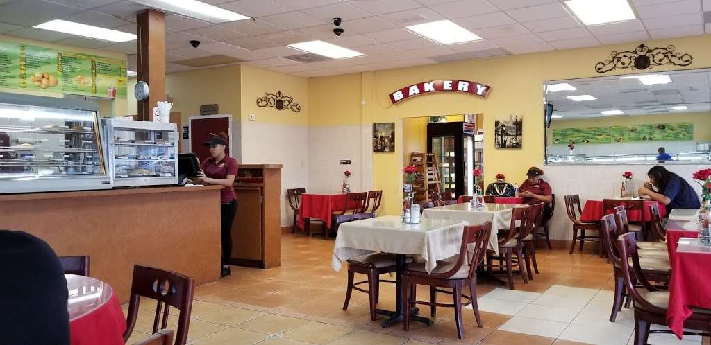 Casa De Las Empanadas Restaurant and Bakery | 1709 W Oak Ridge Rd, Orlando, FL 32809, USA | Phone: (407) 812-9697