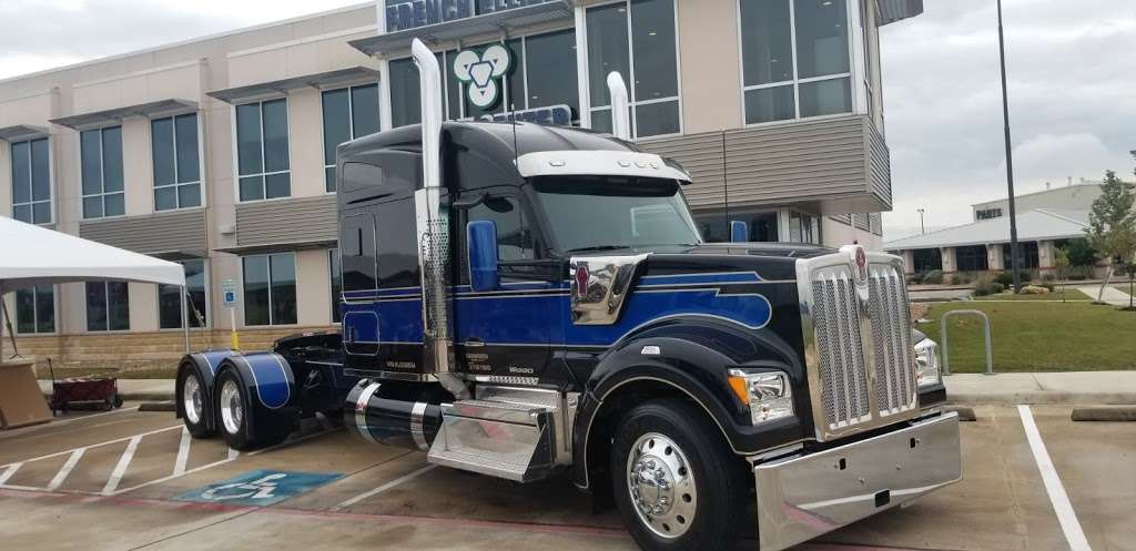 French Ellison Truck Center | 9010 I-10 Frontage Rd, Converse, TX 78109, USA | Phone: (800) 455-9177