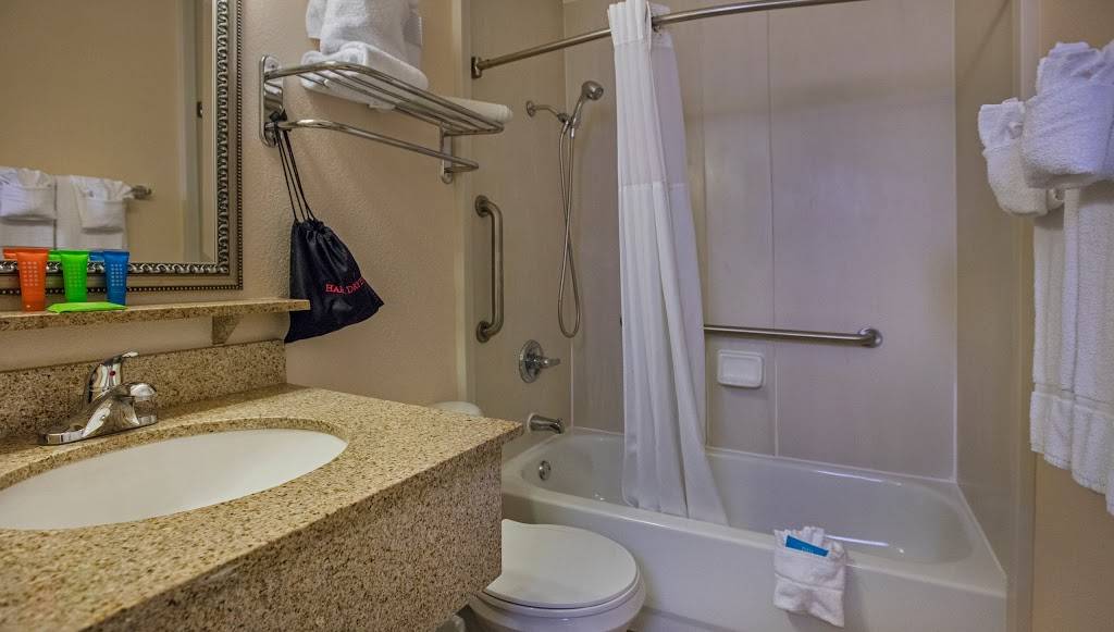 Sailport Waterfront Suites | 2506 N Rocky Point Dr, Tampa, FL 33607, USA | Phone: (800) 255-9599