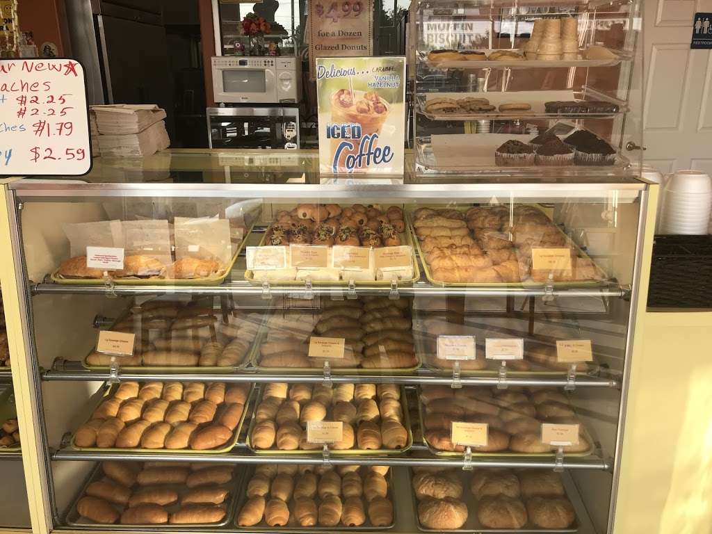 Dobie Donuts | 10330 Blackhawk Blvd # F, Houston, TX 77089, USA | Phone: (281) 997-8982