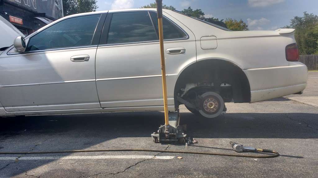 Poor Manns Tire | 2363, 5061 E 34th St, Indianapolis, IN 46218 | Phone: (317) 547-9676