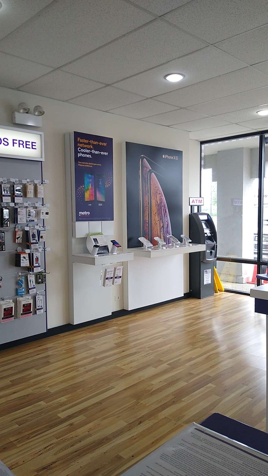 Metro Pcs | Chicago, IL 60609, USA