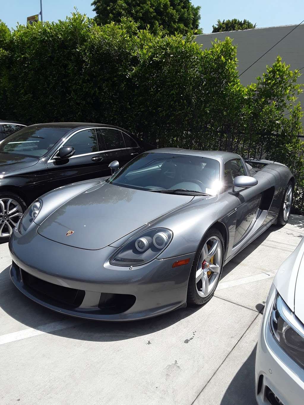 Black & White Car Rental | Beverly Hills | 8800 Burton Way, Beverly Hills, CA 90211, USA | Phone: (310) 274-1144