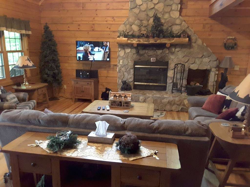 Adventurewood Log Cabin | 5977 Kent Rd, Bloomington, IN 47401, USA | Phone: (812) 272-5057
