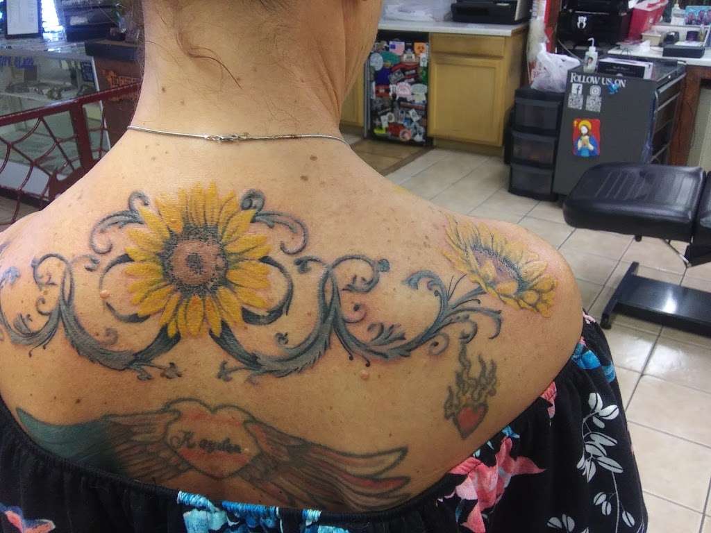 InkTown Tattoo Studio | 12237 NW Grand Ave, El Mirage, AZ 85335, USA | Phone: (623) 875-0556