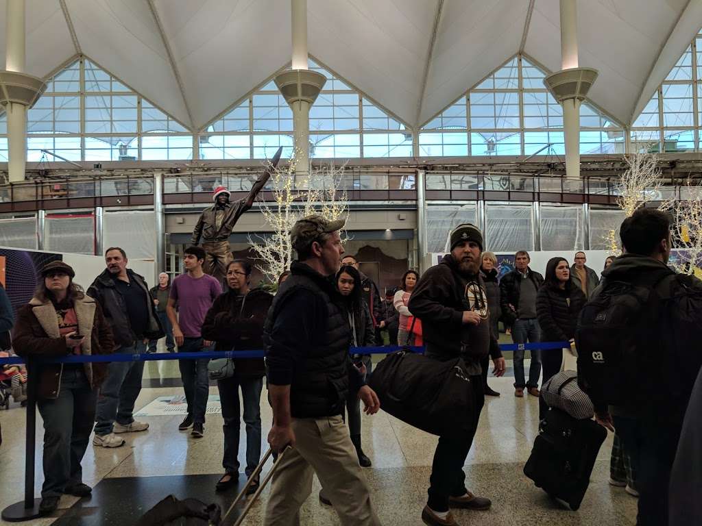 Denver International Airport B&C Concourse | Arrivals – Terminal W, Denver, CO 80249, USA | Phone: (303) 342-2000