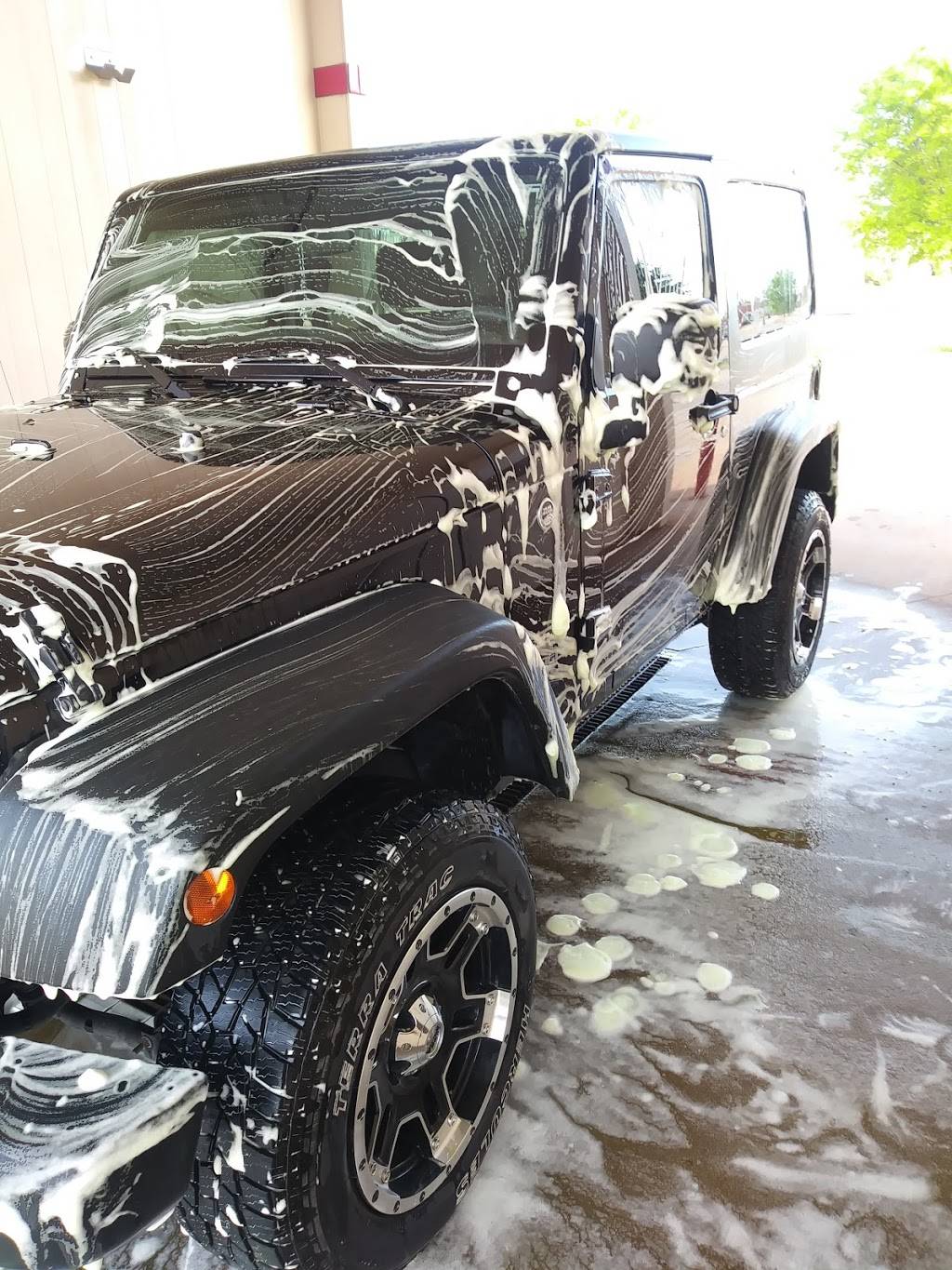 Foam Brite Car Wash - Moore | 805 NE 12th St, Moore, OK 73160, USA | Phone: (405) 369-5317