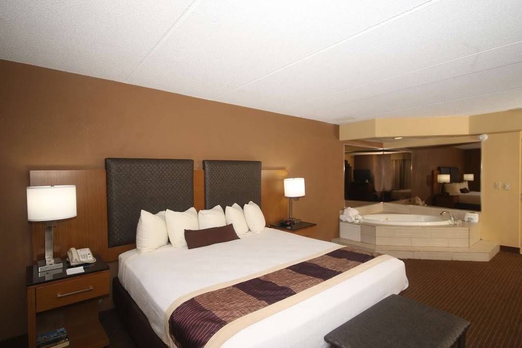 Best Western Plus Greensboro/Coliseum Area | 2006 Veasley St, Greensboro, NC 27407, USA | Phone: (336) 294-9100