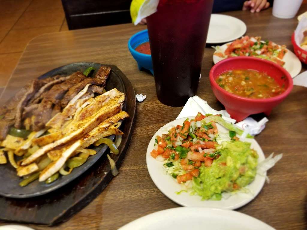 Taqueria El Jaliciense | 2013 10th Ave N, Texas City, TX 77590, USA | Phone: (409) 945-8997