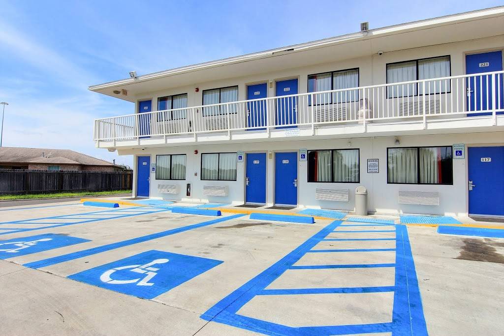 Motel 6 Corpus Christi, TX - Northwest | 845 Lantana St, Corpus Christi, TX 78408, USA | Phone: (361) 289-9397