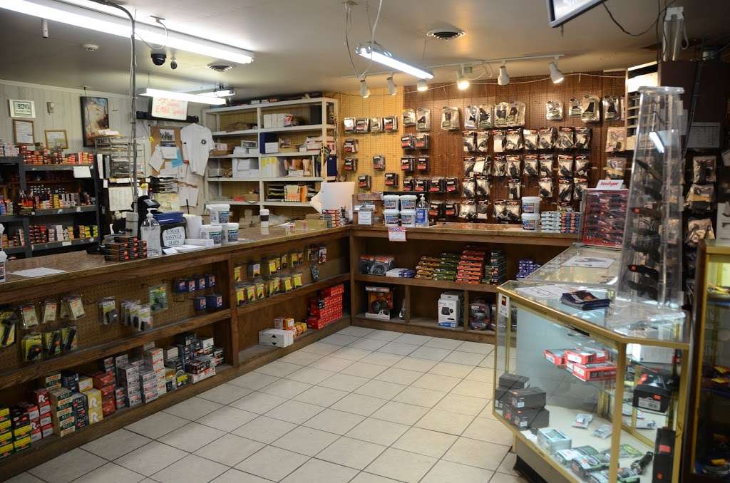 Bradis Guns | 6939 S Kentucky Ave, Camby, IN 46113, USA | Phone: (317) 856-8880