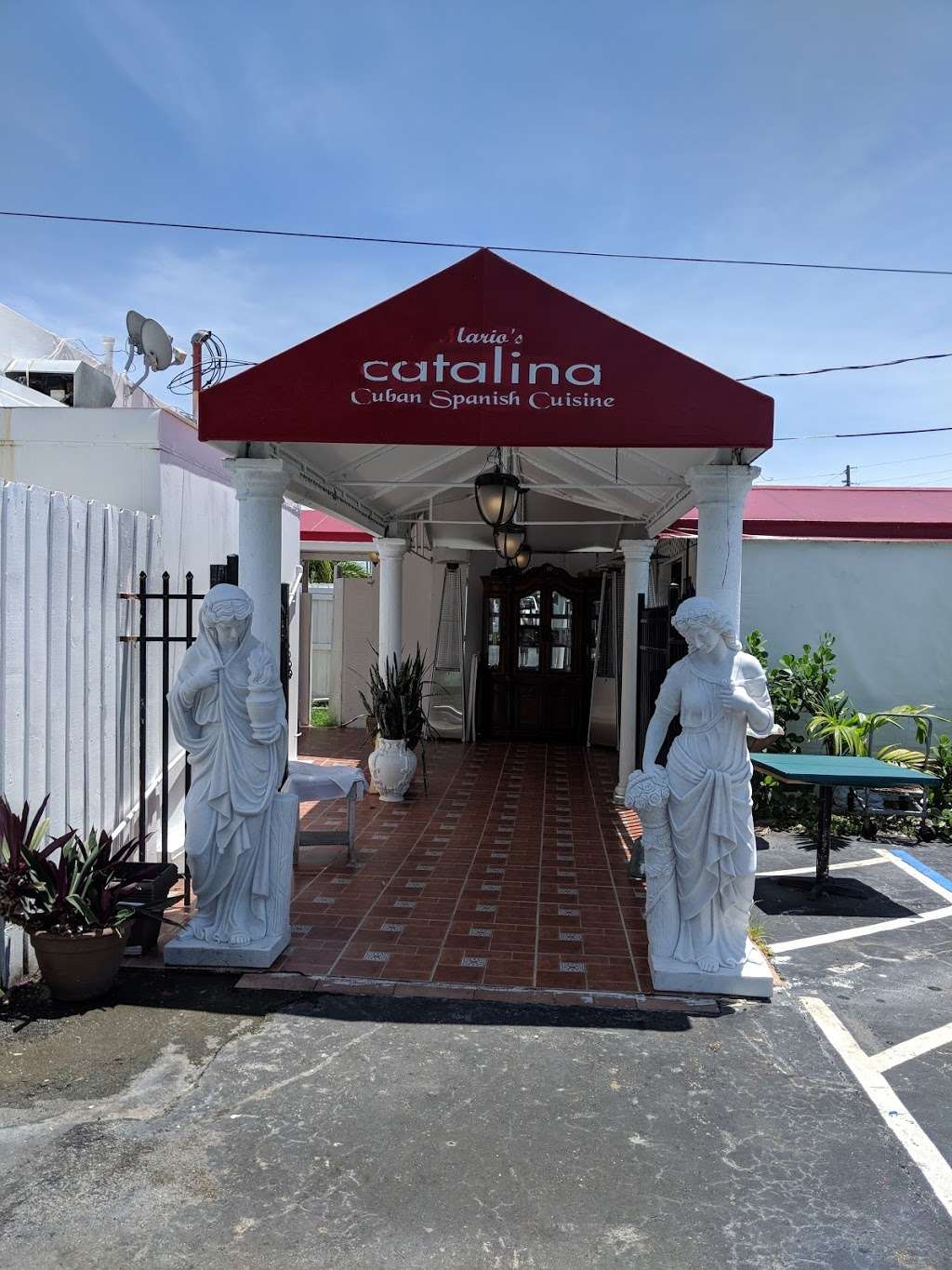 Catalina Restaurant | 1611 N Federal Hwy, Fort Lauderdale, FL 33305, USA | Phone: (954) 563-4141