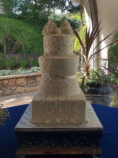 Cakes to Celebrate | 43053 Margarita Rd, Temecula, CA 92592, USA | Phone: (909) 721-0560