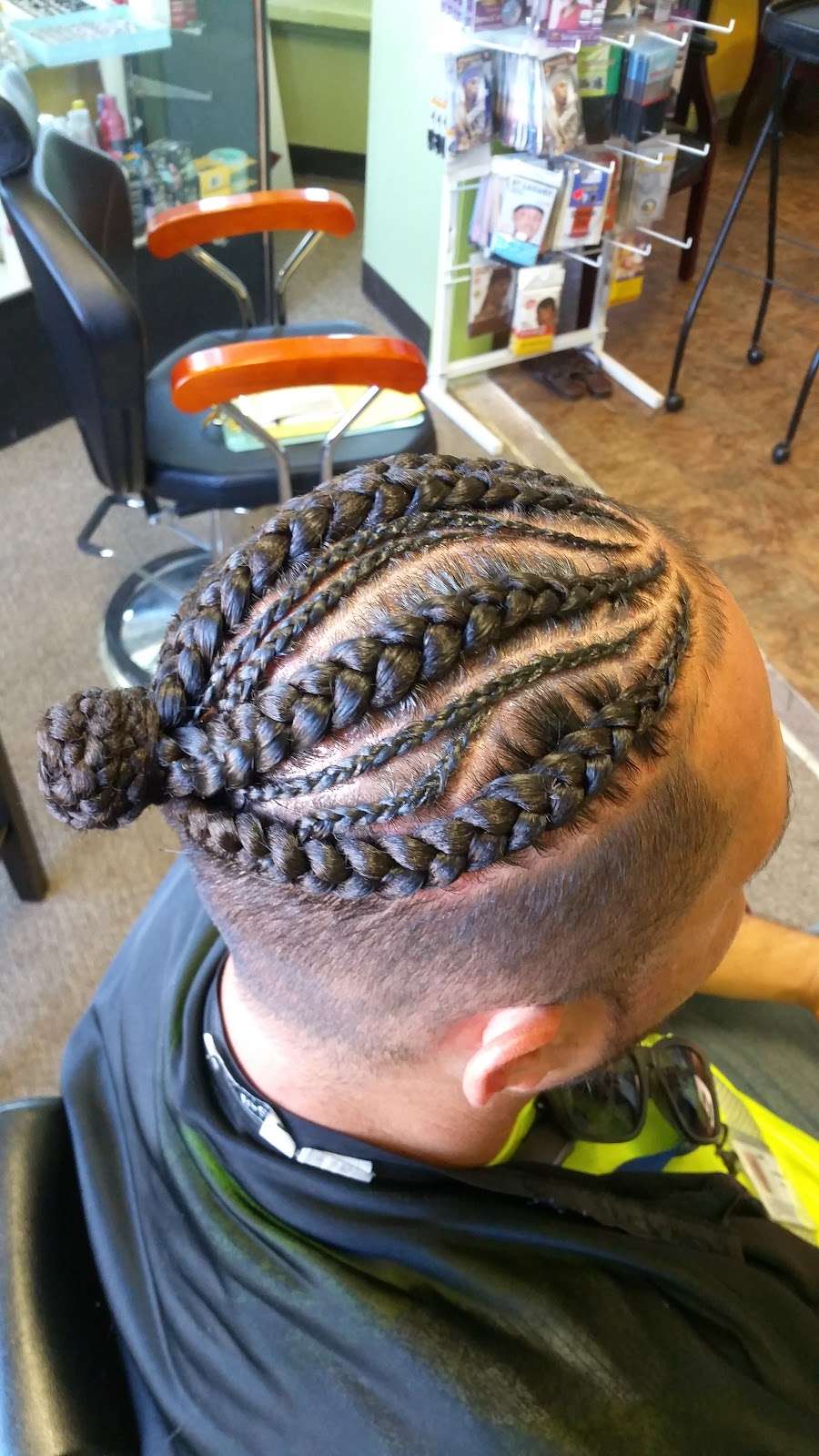 Tola African braiding LLC | 2000 N Forest Park Ave, Baltimore, MD 21207, USA | Phone: (667) 218-9568