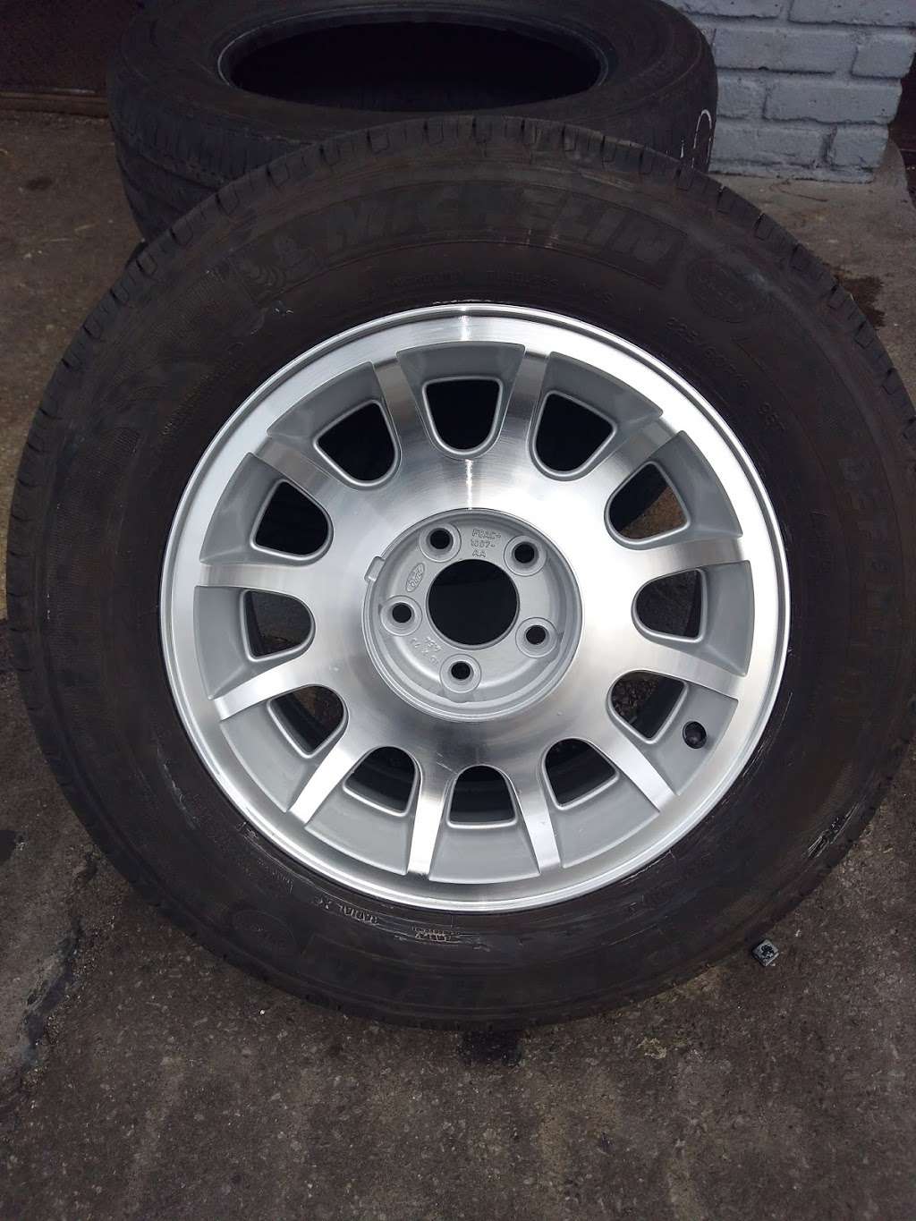 Tire Express | 165 Carleton Ave, East Islip, NY 11730, USA | Phone: (631) 859-9755 Tire Express | 165 Carleton Ave, East Islip, NY 11730, USA | Phone: (631) 859-9755