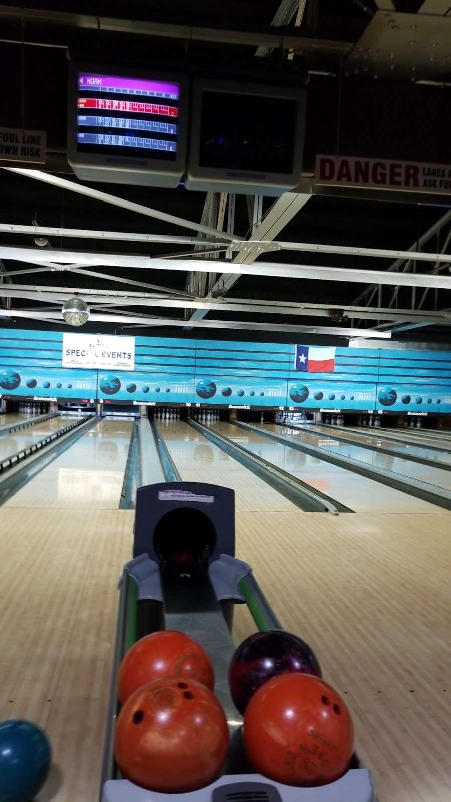 Angleton Lanes | 1040 S Velasco St, Angleton, TX 77515, USA | Phone: (979) 848-1686