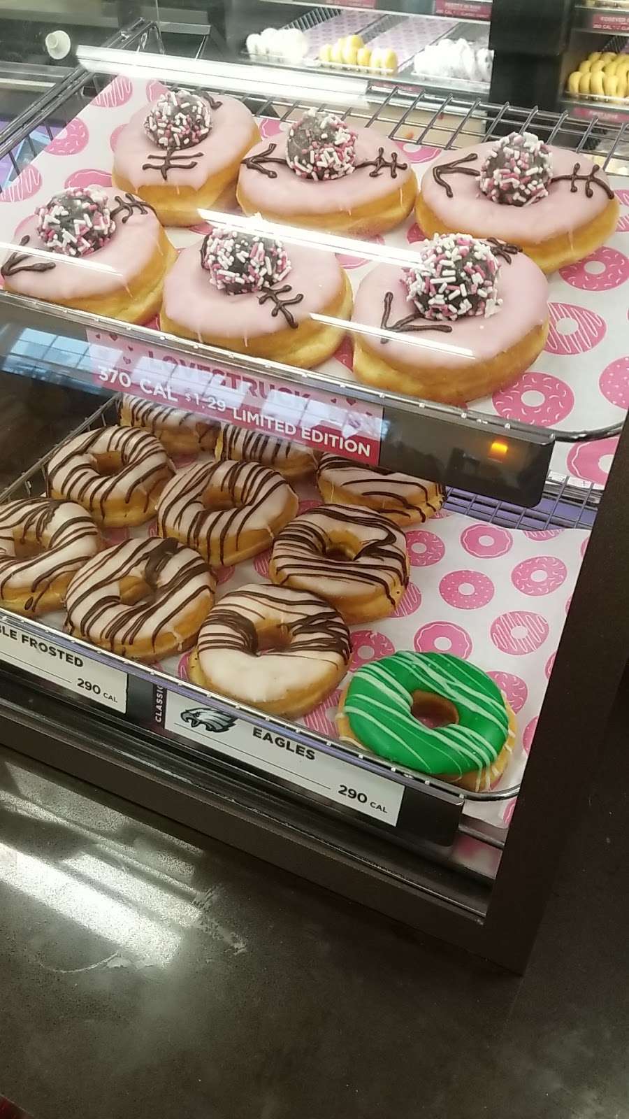 Dunkin Donuts | 400 Main St, Pennsburg, PA 18073, USA | Phone: (215) 541-4641