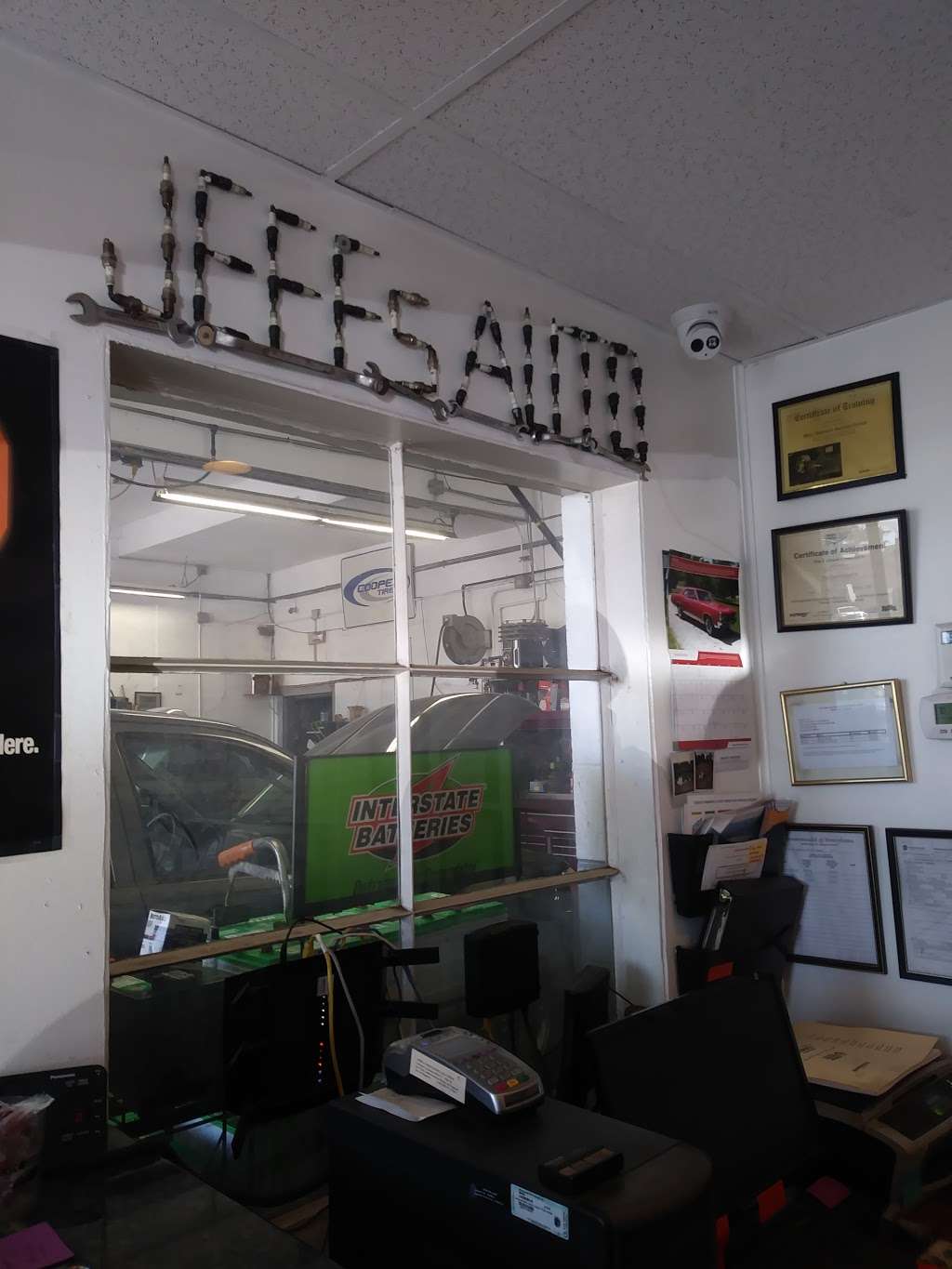 Jeffs Auto Service & Service | 401 E Main St, Macungie, PA 18062, USA | Phone: (610) 967-1900