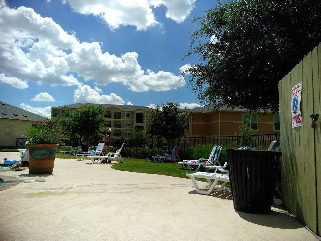 Swimming Pool | 5525 Mansions Bluffs, San Antonio, TX 78245