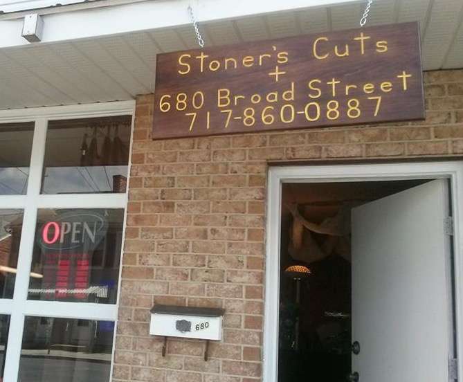Stoners Cuts + | 680 Broad St, Chambersburg, PA 17201, USA | Phone: (717) 860-0887
