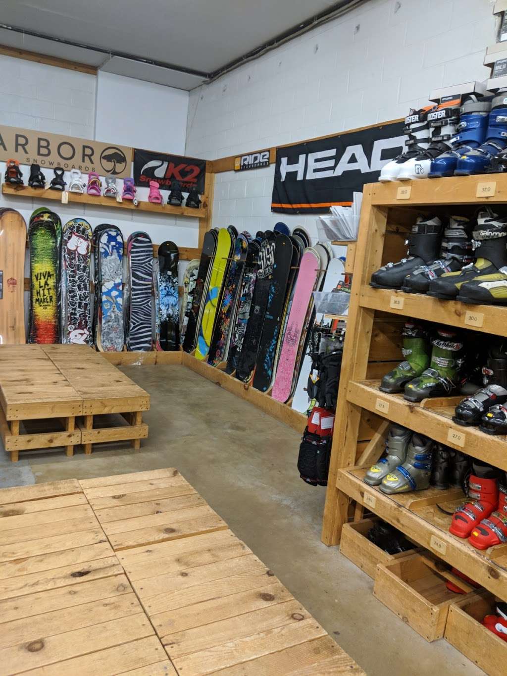 Baltimore Ski Warehouse | 7038 Aviation Blvd, Glen Burnie, MD 21061, USA | Phone: (410) 590-4604