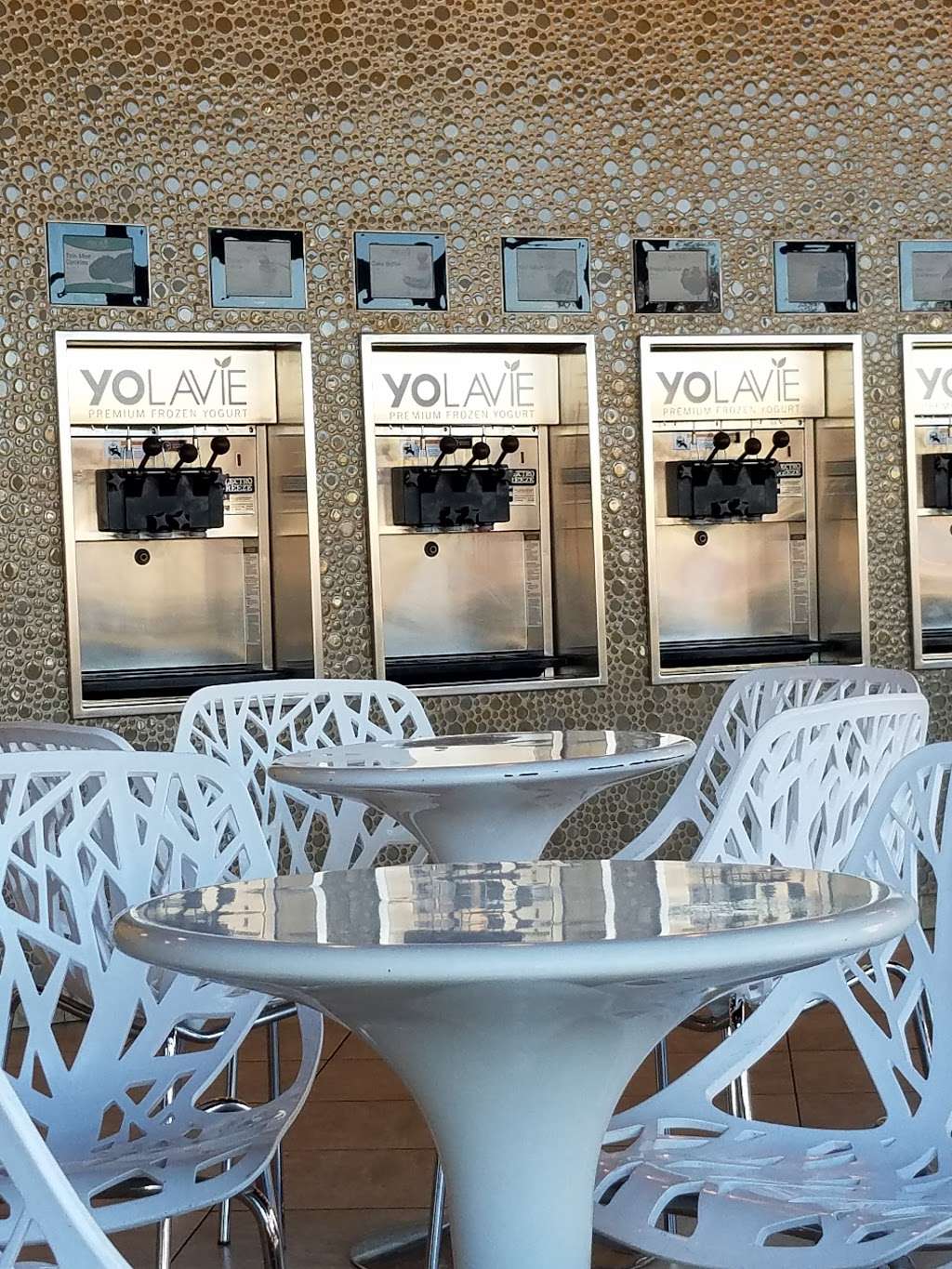 Yolavie Premium Frozen Yogurt | 1417 S Main Chapel Way Ste #108, Gambrills, MD 21054, USA | Phone: (410) 451-0999