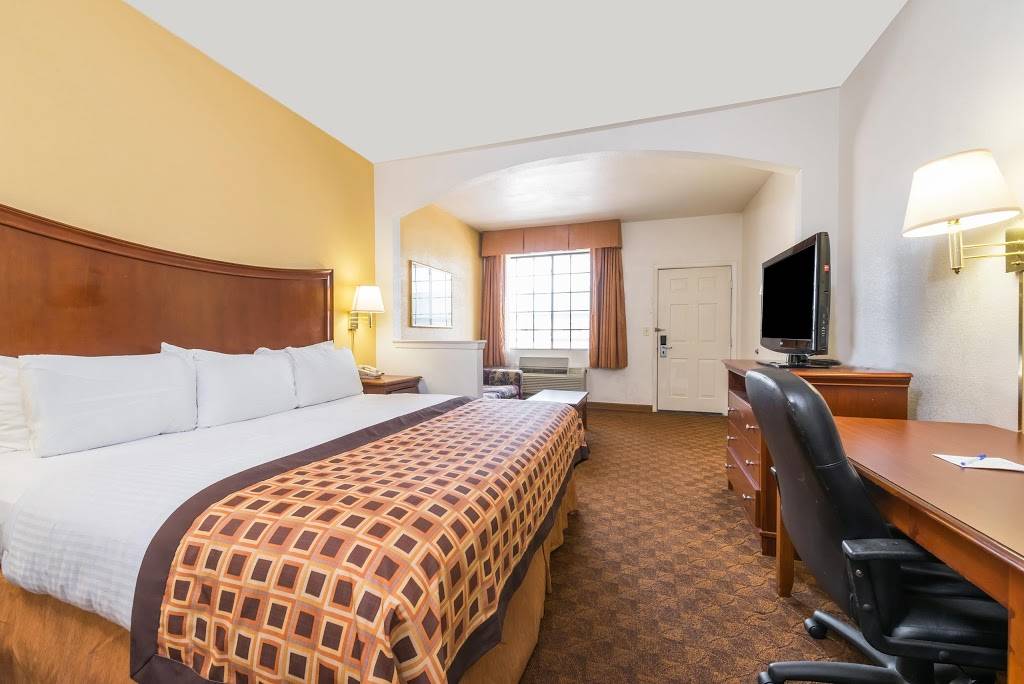 Americas Best Value Inn & Suites Ft. Worth S | 6504 South Fwy, Fort Worth, TX 76134, USA | Phone: (817) 568-9500