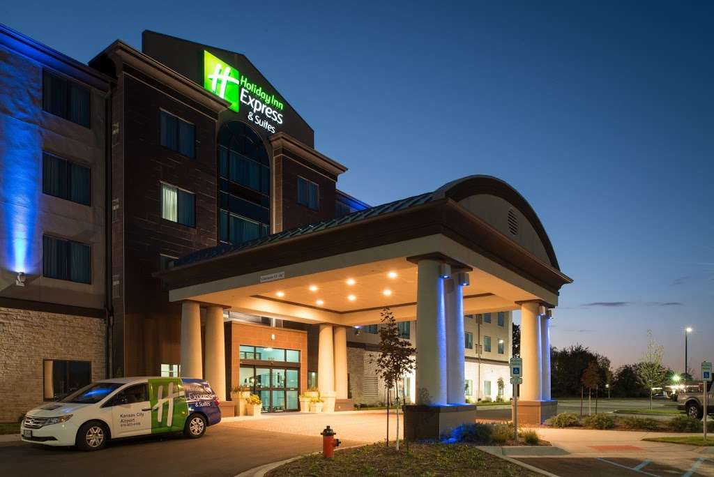 Holiday Inn Express & Suites Kansas City Airport | 9550 NW Polo Dr, Kansas City, MO 64153, USA | Phone: (816) 923-4100