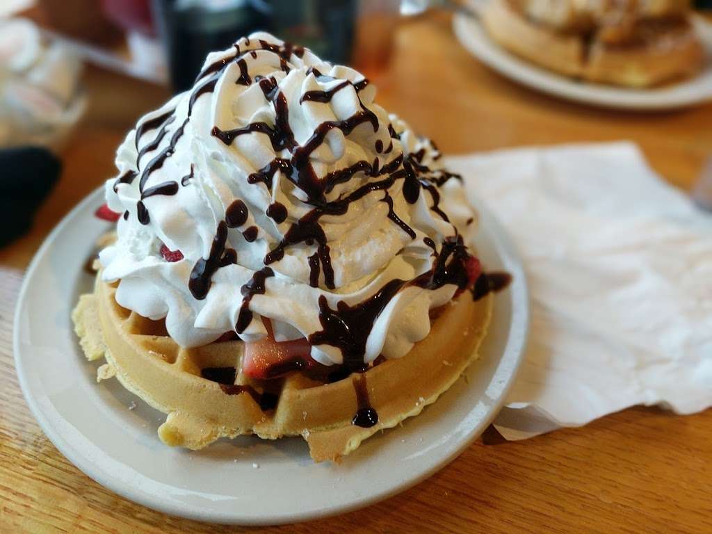 Crispy Waffle | 564 Brook Forest Ave, Shorewood, IL 60404, USA | Phone: (815) 744-0356