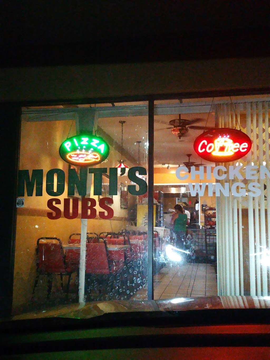 Montis Italian Pizzeria Restaurant | 2973 W Commercial Blvd, Fort Lauderdale, FL 33309, USA | Phone: (954) 485-5155