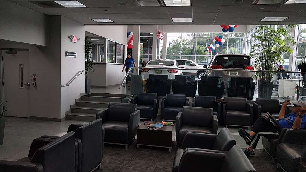 Chrysler Dodge Jeep of Paramus | 315 NJ-4, Paramus, NJ 07652, USA | Phone: (855) 728-9068