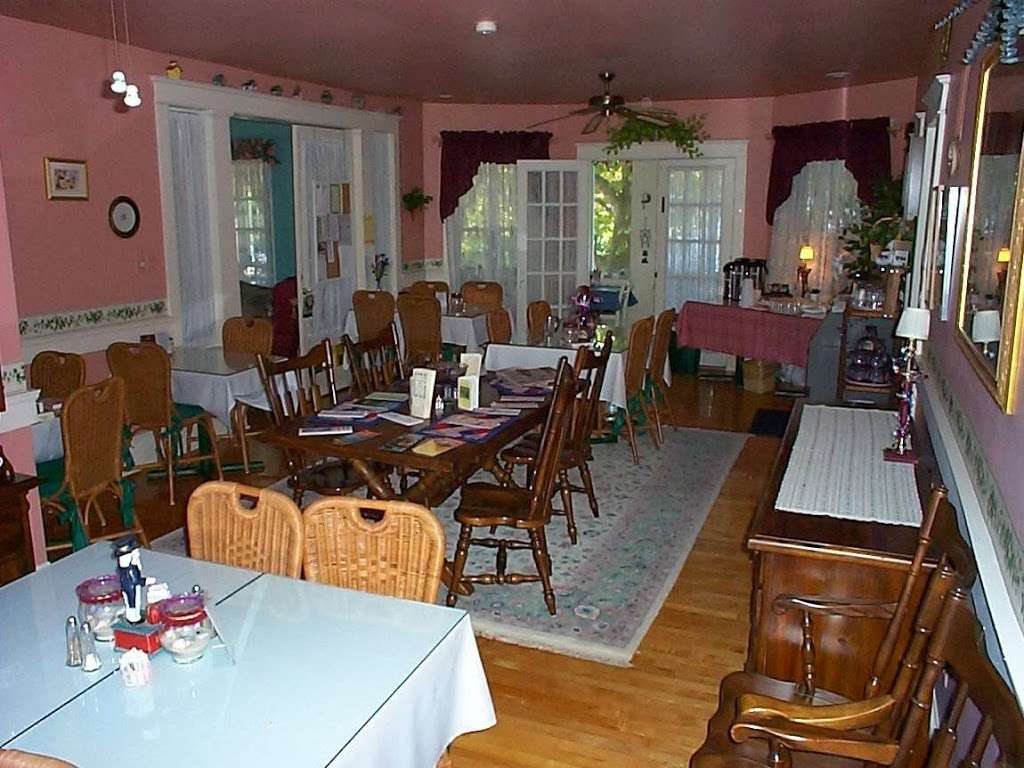 The Bentley Inn Bed & Breakfast | 694 Main Ave, Bay Head, NJ 08742 | Phone: (732) 892-9589