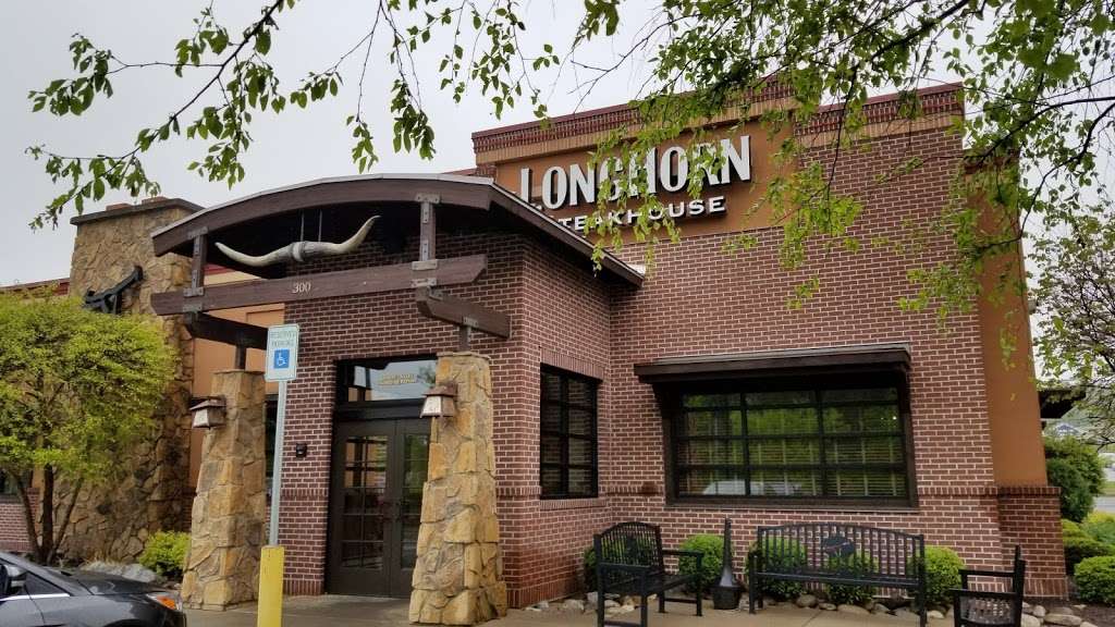 LongHorn Steakhouse | 300 Crossroads Mall Rural Route 611, Bartonsville, PA 18321, USA | Phone: (570) 424-1700