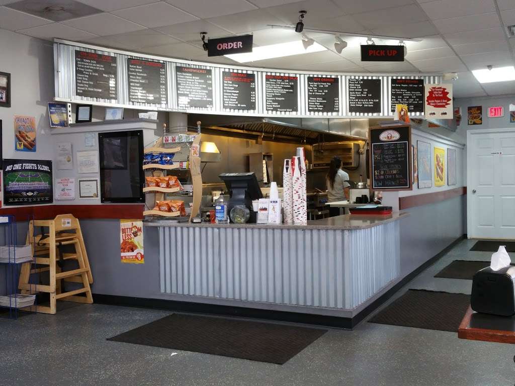 Chi-Town Dogs | 541 B Auburn Dr., Island Lake, IL 60042 | Phone: (847) 865-5179