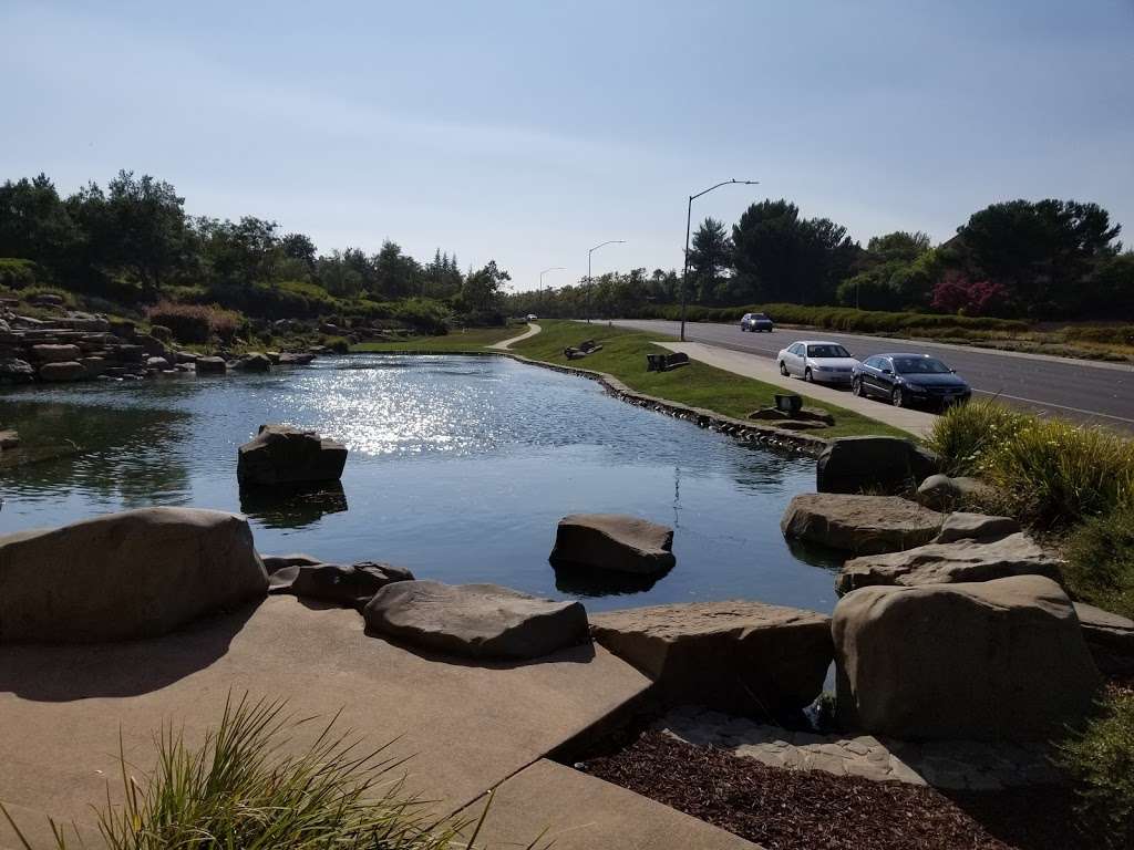 Bollinger Canyon Fountain | Bollinger Canyon Rd & S Chanterella Dr, San Ramon, CA 94582, USA | Phone: (925) 973-2800