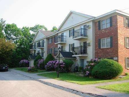 Oak Hill Condominiums | 12 St James Pl, Nashua, NH 03062, USA | Phone: (603) 888-6775