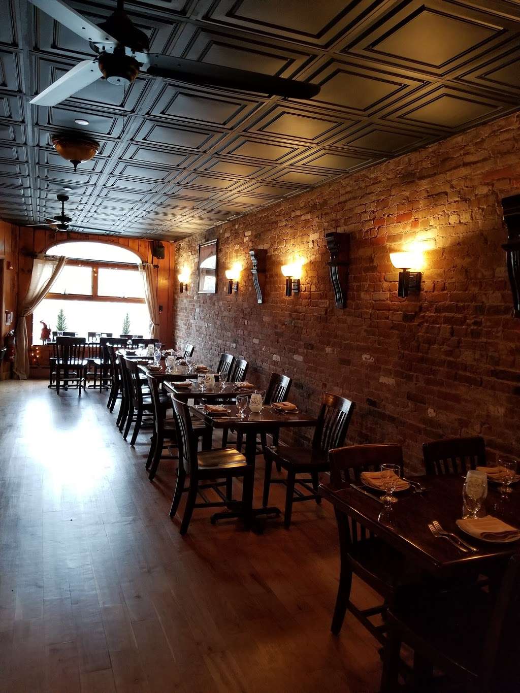 The Creek Restaurant & Bar | 4 W Cross St, Croton Falls, NY 10519, USA | Phone: (914) 276-0437