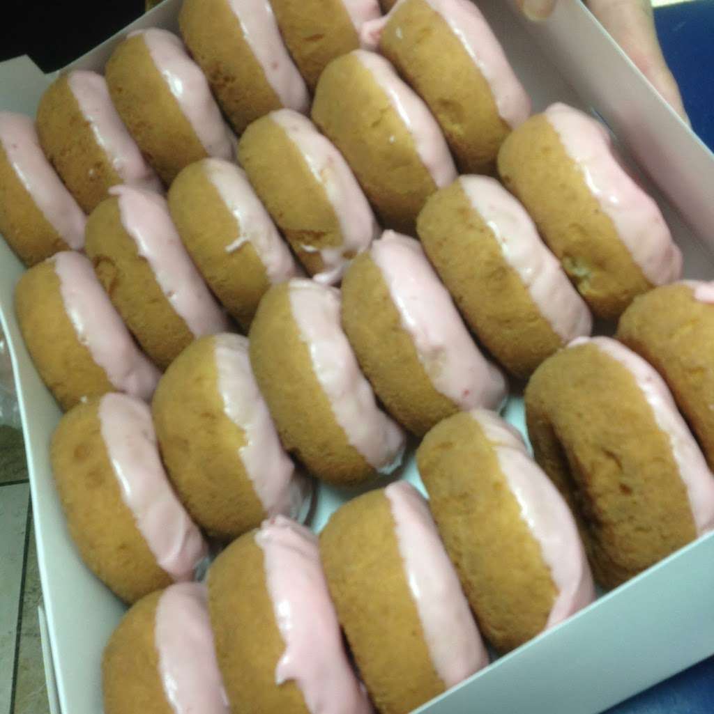 Daylight Donuts | 619 E Front St, Bonner Springs, KS 66012 | Phone: (913) 667-3313