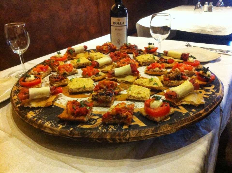 Da Bistro Mediterranean Grill | 1918 County Line Rd, Huntingdon Valley, PA 19006, USA | Phone: (215) 364-8433